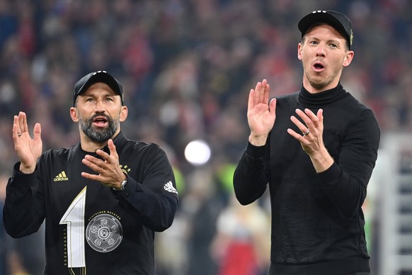 v.li:Hasan SALIHAMIDZIC Sportvorstand Bayern Muenchen, Trainer Julian NAGELSMANN Bayern Muenchen, Jubel,Freude,Begeisterung, Deutscher Meister,Meisterschaft. Fussball 1. Bundesliga Saison 2021/2022, 3 ...