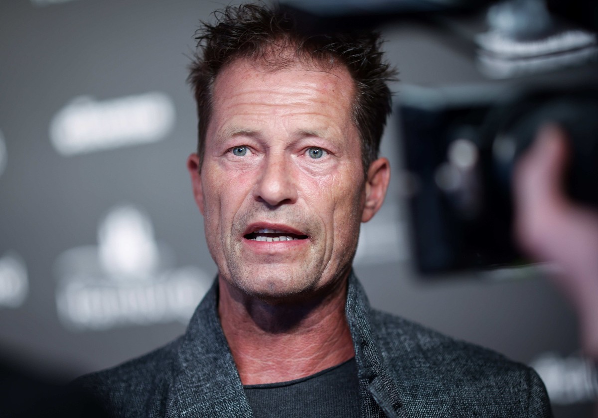 ARCHIV - 27.04.2023, Hamburg: Til Schweiger, Schauspieler und Regisseur, kommt zur Verleihung des Jupiter Award 2023. Mitten in der Adventszeit bringt Schweiger seine neue Komödie «Das Beste kommt noc ...