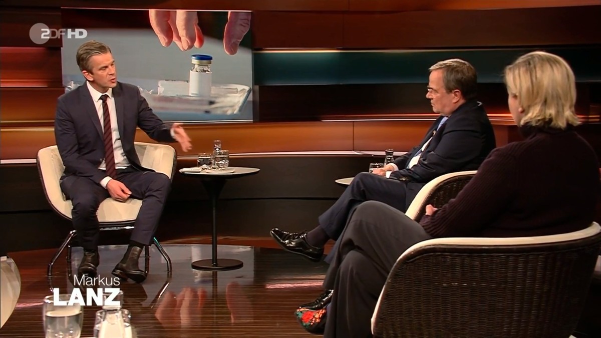 Armin Laschet (m.) sieht kein Versäumnis bei der Bestellung des Impfstoffs.