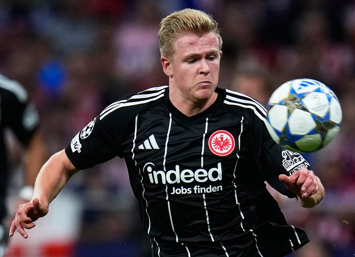 30.09.2025, Spanien, Madrid: Fußball: Champions League, Atlético Madrid - Eintracht Frankfurt, Vorrunde, 2. Spieltag, Riyadh Air Metropolitano, Jonathan Burkardt (Eintracht Frankfurt) in Aktion. Foto: ...