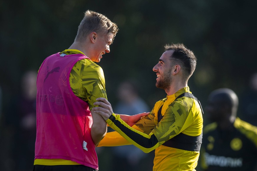 Neue Größenverhältnisse in Dortmund: Paco Alcácer (r.) muss zu Erling Braut Haaland aufschauen.