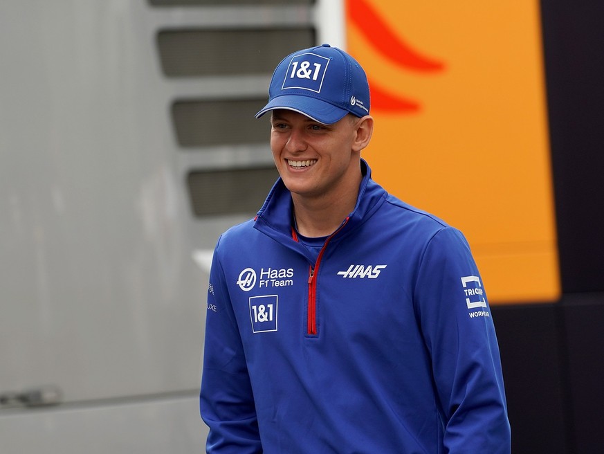 Mick Schumacher freut sich nach dem Punktgewinn in Silverstone. Auf diesen Erfolgsmoment hatte er anderthalb Jahre lang gewartet. 
