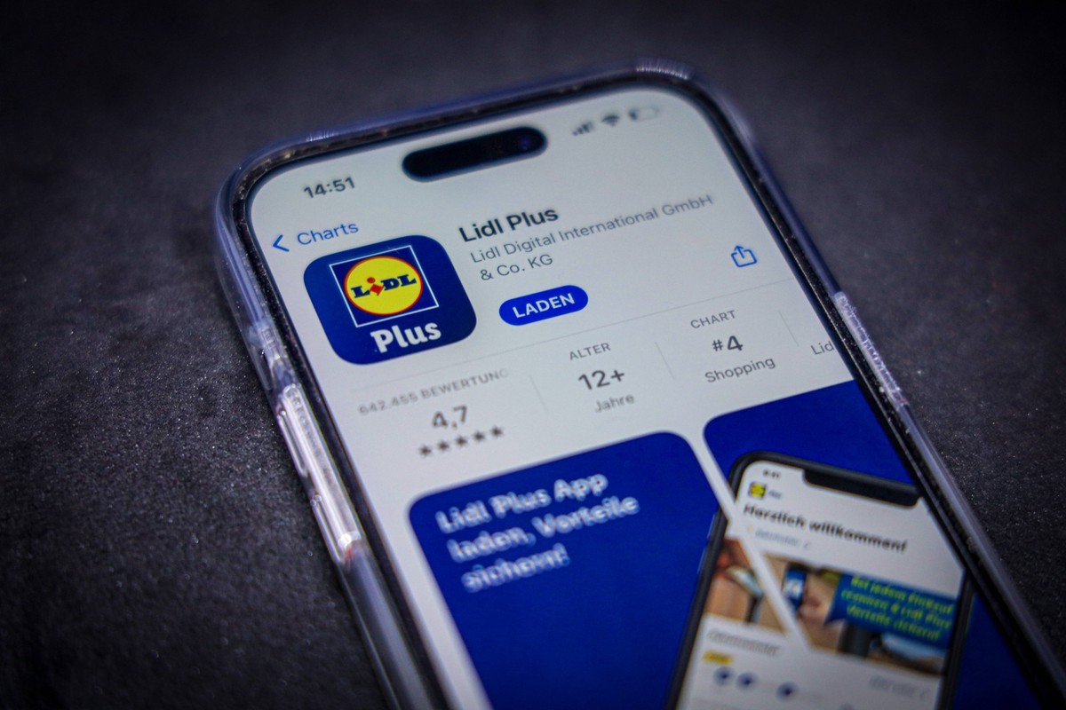 App Store - Apple 20.02.2023: Apple App Store auf einem iPhone. Apps-Charts - Lidl Plus *** App Store Apple 20 02 2023 Apple App Store on an iPhone Apps Charts Lidl Plus