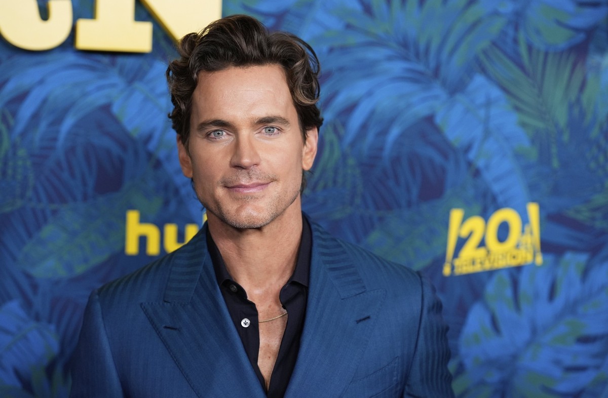 Matt Bomer, a cast member in &quot;Mid-Century Modern,&quot; poses at the premiere of the Hulu series on Tuesday, March 25, 2025, at the Directors Guild of America in Los Angeles. (AP Photo/Chris Pizz ...
