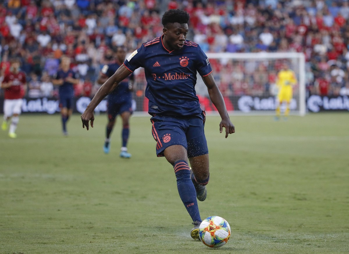 Bayern Munich midfielder Alphonso Davies controls the ball against the AC Milan during the first half of the International Champions Cup game at Children s Mercy Park on July 23, 2019 in Kansas City. ...