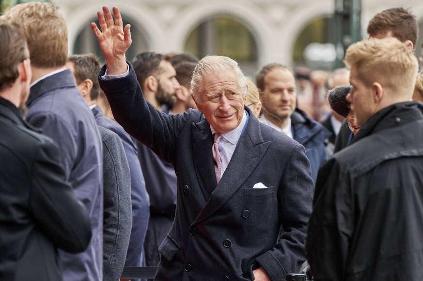 König Charles III. beim Besuch im Hamburger Rathaus anlässlich des Staatsbesuchs des britischen Königspaares in Deutschland. Hamburg, 31.03.2023 *** King Charles III visiting Hamburg City Hall on the  ...