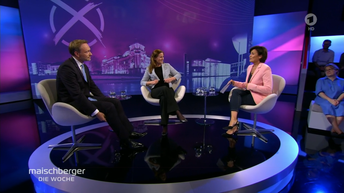 Sandra Maischberger im Gespräch mit Christian Lindner (li.) und Janine Wissler.