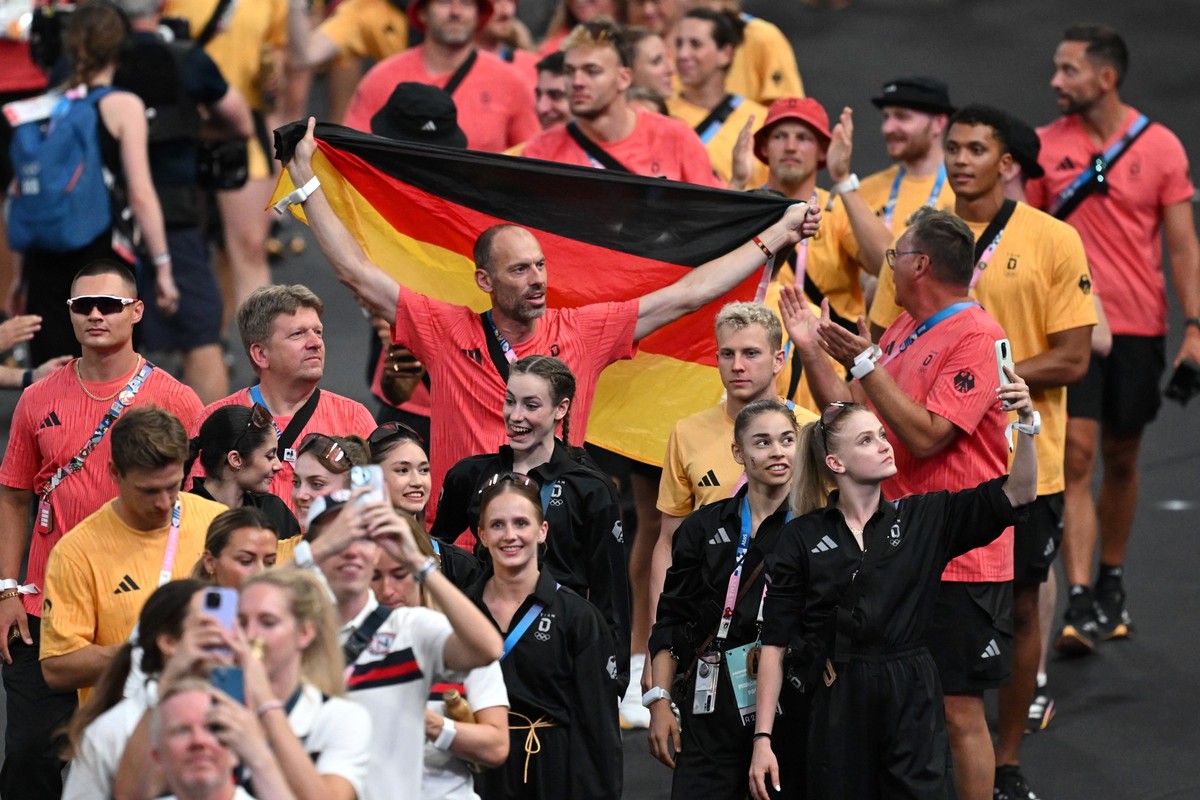 11.08.2024, Frankreich, Paris: Olympia, Paris 2024, Stade de France, Team Deutschland bei der Schlussfeier. Foto: Jan Woitas/dpa +++ dpa-Bildfunk +++