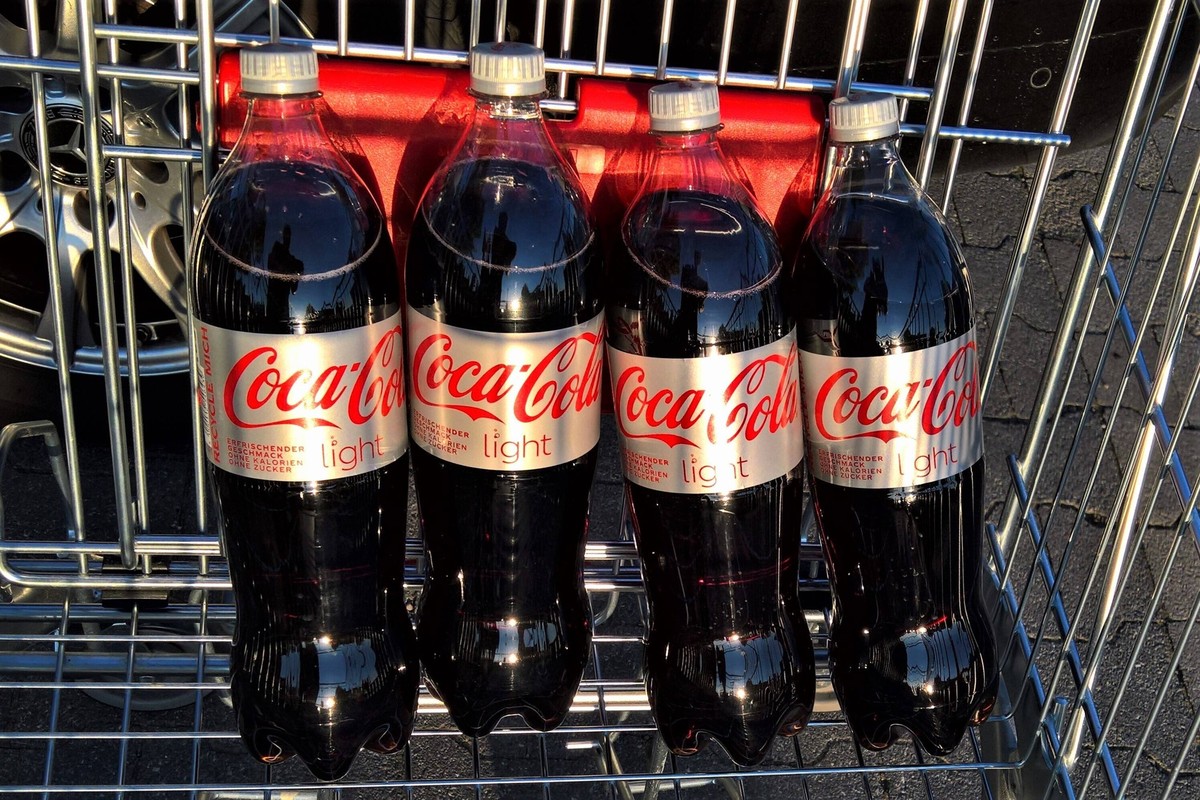 Coca Cola Light in der Plastikflasche bzw Pfandflasche *** Coca Cola Light in the plastic bottle or deposit bottle