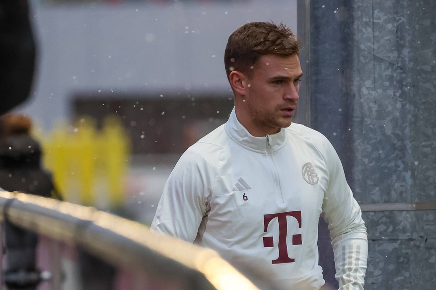 Joshua Kimmich FC Bayern Muenchen, 06 beim Training im Schnee, Abschlusstraining. FC Bayern Muenchen, Fussball, UEFA Champions League, Vorrunde, 5. Spieltag, Saison 23/24, 28.11.2023, Abschlusstrainin ...