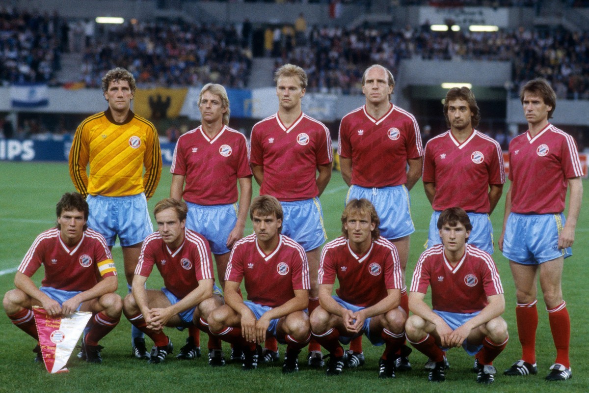 Bildnummer: 13695916 Datum: 27.05.1987 Copyright: imago/Fred Joch
Mannschaftsbild FC Bayern M�nchen, hi.v.li.: Torwart Jean Marie Pfaff, Norbert Nachtweih, Hans Pfl�gler, Dieter Hoene�, Helmut Winklh ...