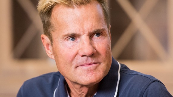 ARCHIV - 18.09.2018, Schleswig-Holstein, Wentorf bei Hamburg: Dieter Bohlen, Musikproduzent und Entertainer, präsentiert in einem Möbelhaus seine Werbekampagne. (zu dpa «Dieter Bohlen: Mit mehr Panzer ...