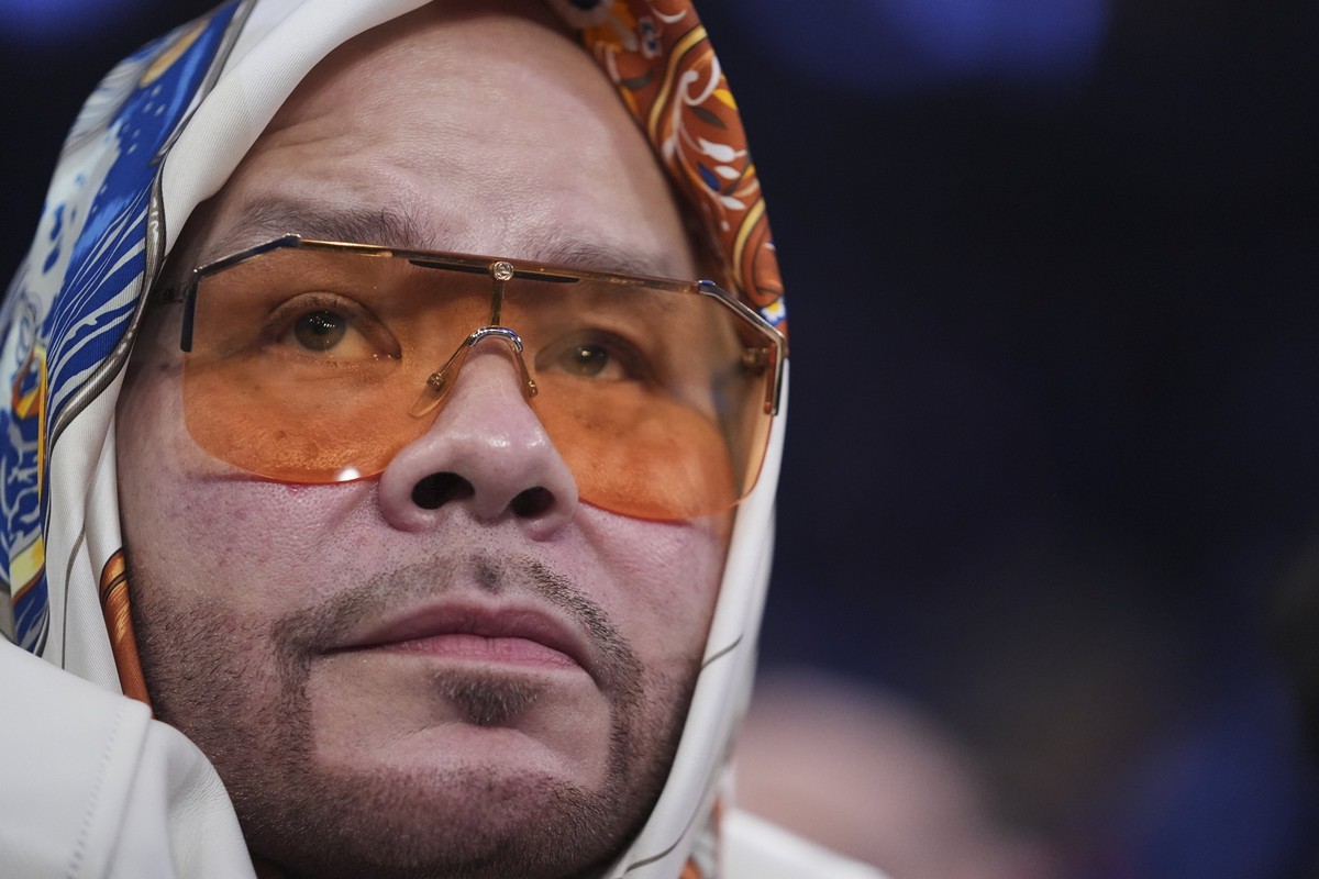 Fat Joe watches during the first half of Game 6 in the Eastern Conference semifinals of the NBA basketball playoffs between the New York Knicks and the Boston Celtics Friday, May 16, 2025, in New York ...