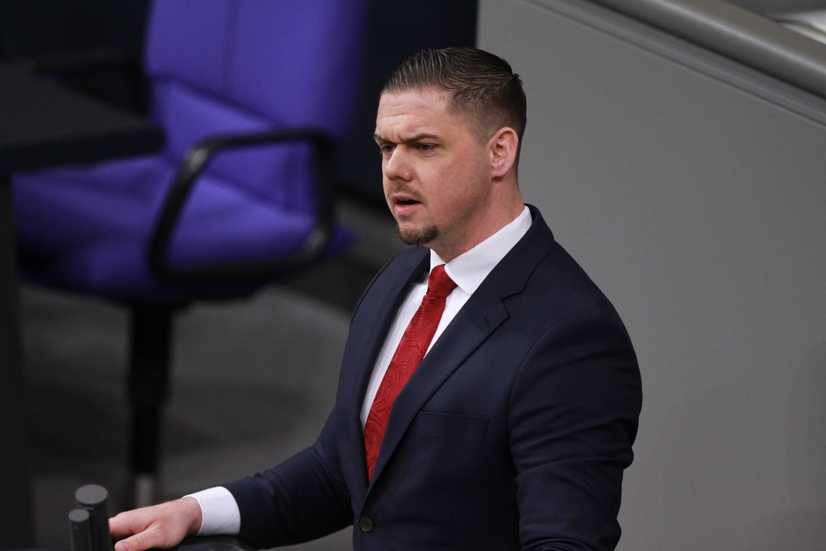 Berlin, Deutschland, 17.01.2024: Deutscher Bundestag: Sitzungswoche, 146. Sitzung: Hannes Gnauck, AfD *** Berlin, Germany, 17 01 2024 German Bundestag Sitting week, 146th sitting Hannes Gnauck, AfD Co ...