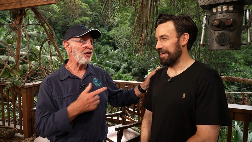 Dr. Bob (l.) und Jan Köppen im Baumhaus.

Die Verwendung des sendungsbezogenen Materials ist nur mit dem Hinweis und Verlinkung auf RTL+ gestattet.