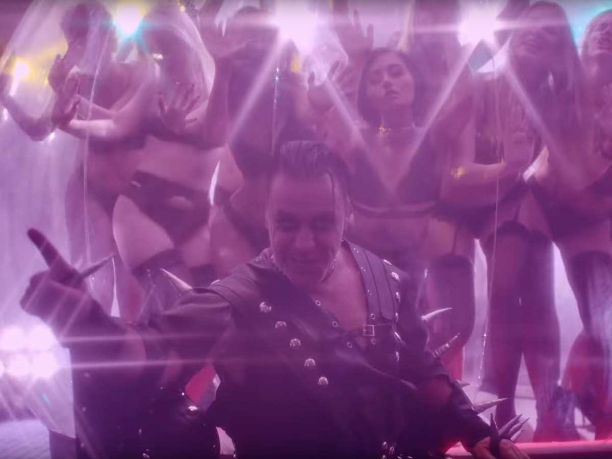 Rammstein: Lindemann veröffentlicht zensiertes Video – Ü-18 Seite zeigt es  ganz