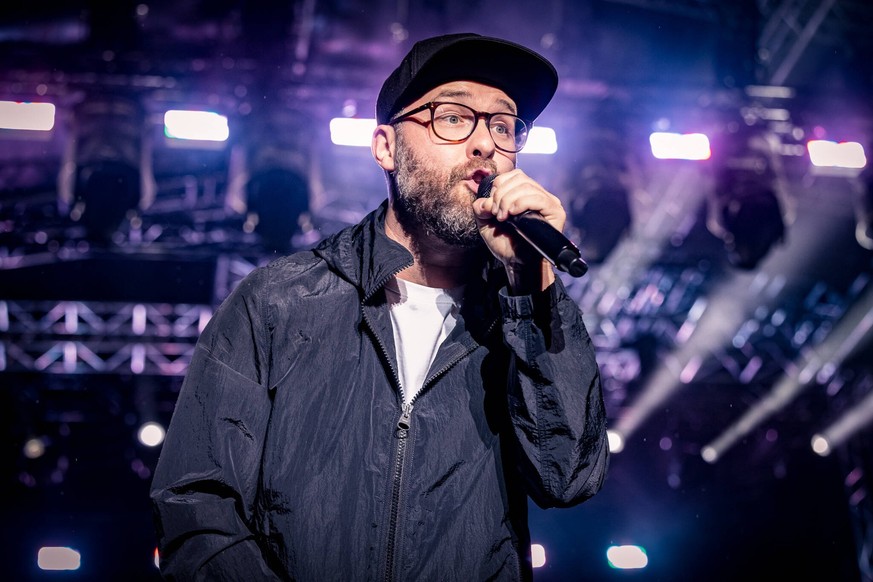 Aschaffenburg, Volksfestplatz, Sommer, Open Air, 10.09.2022, Mark Forster, Liebe Tour, Open Air bei Regen, Hertlein Konzerte, Bild: Mark Forster *** Aschaffenburg, Volksfestplatz, summer, open air, 10 ...