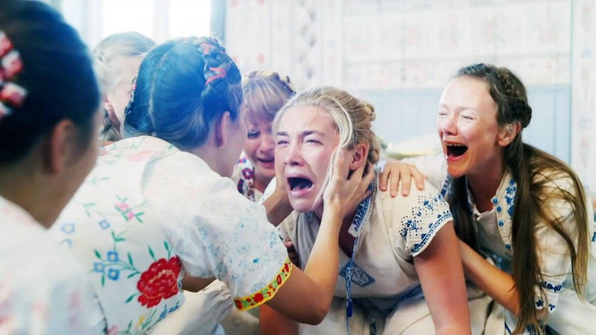 MIDSOMMAR, center: Florence Pugh, 2019. A24 / courtesy Everett Collection ACHTUNG AUFNAHMEDATUM GESCH
