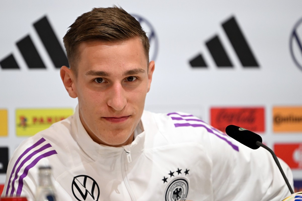 27.06.2024, Bayern, Herzogenaurach: Fußball, UEFA Euro 2024, EM, Nationalmannschaft, vor dem Achtelfinale gegen Dänemark, Pressekonferenz, Deutschlands Nico Schlotterbeck beantwortet die Fragen von Jo ...