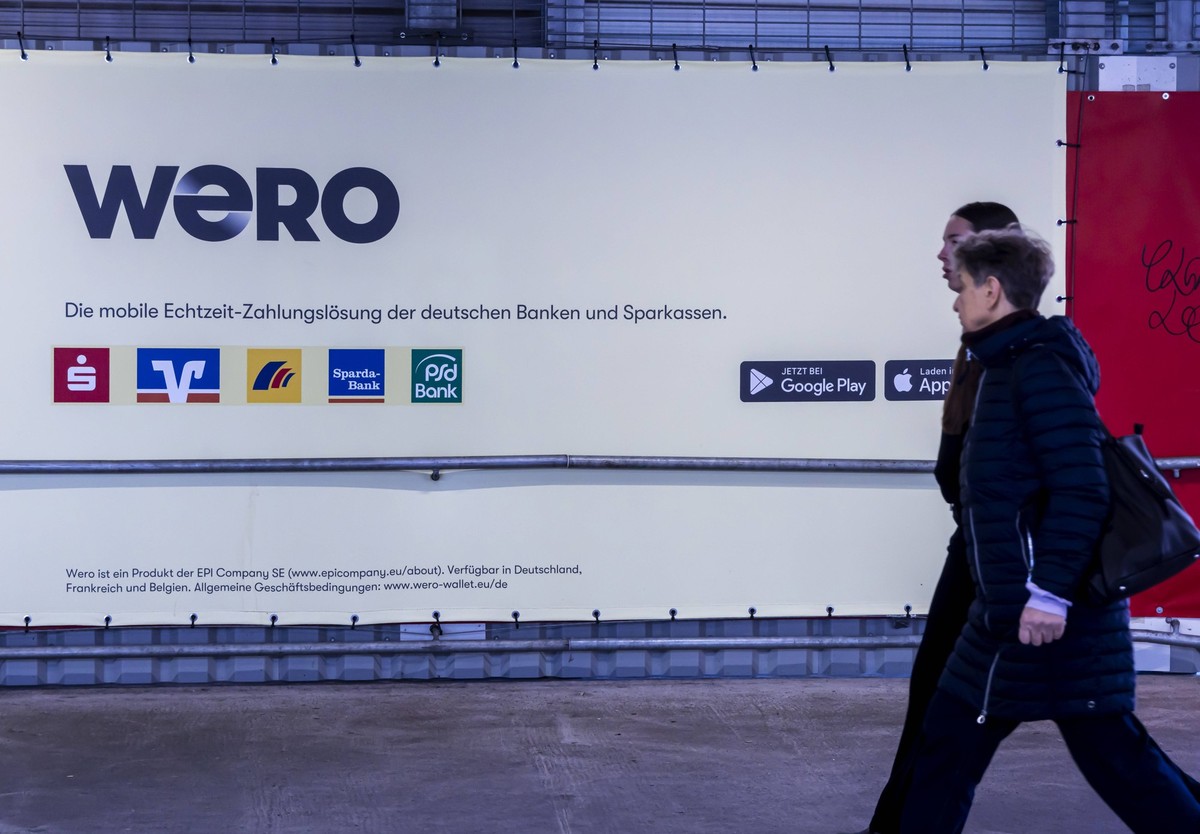 Werbebanner von WERO, mobile Echtzeit-Zahlungslösung der deutschen Banken und Sparkassen. // 16.11.2024: Stuttgart, Baden-Württemberg, Deutschland *** Advertising banner from WERO, mobile real-time pa ...