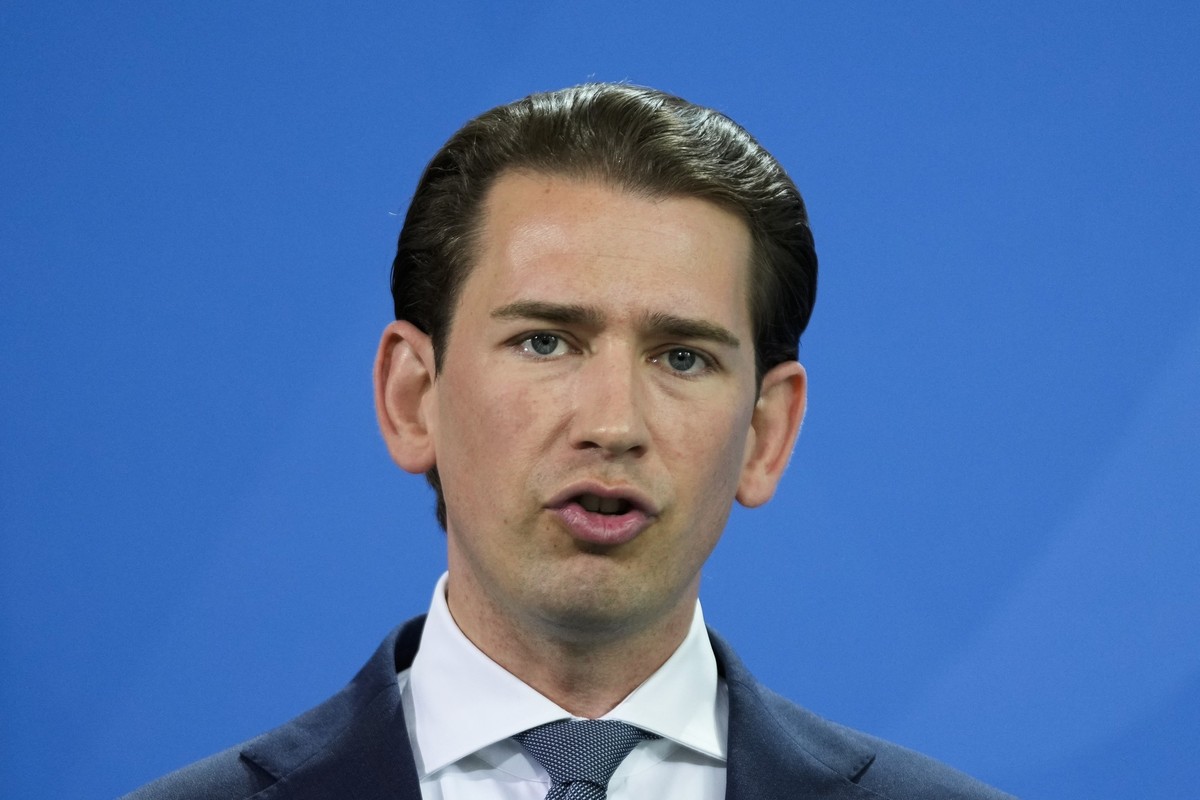 ARCHIV - 31.08.2021, Berlin: �sterreichs damaliger Bundeskanzler Sebastian Kurz gibt vor einem gemeinsamen Gespr�ch mit Bundeskanzlerin Merkel (CDU) im Bundeskanzleramt ein Statement ab. �sterreichs e ...