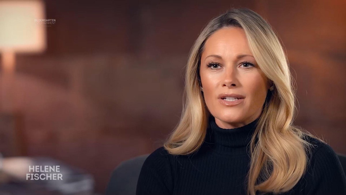 Helene Fischer denkt rückblickend kritisch darüber, dass sie zu Beginn ihrer Karriere "Helen Fisher" hieß.