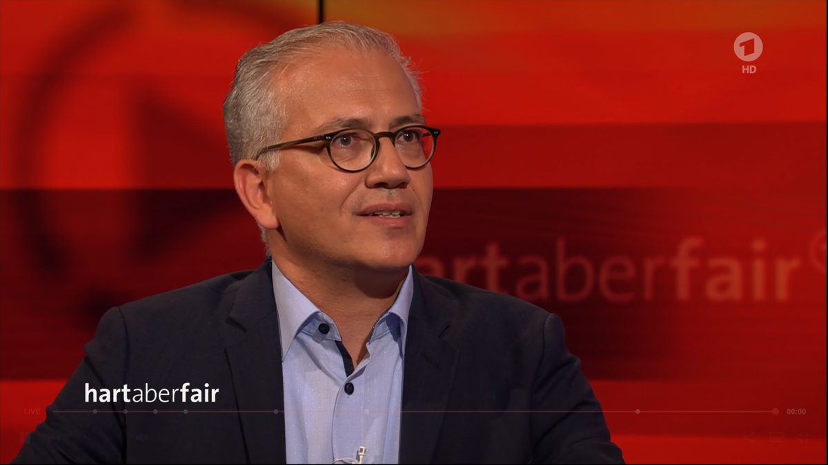 Der hessische Wirtschaftsminister Tarek Al-Wazir (Grüne) fürchtet, die aktuelle Preiskrise wird die Corona-Krise übertreffen.
