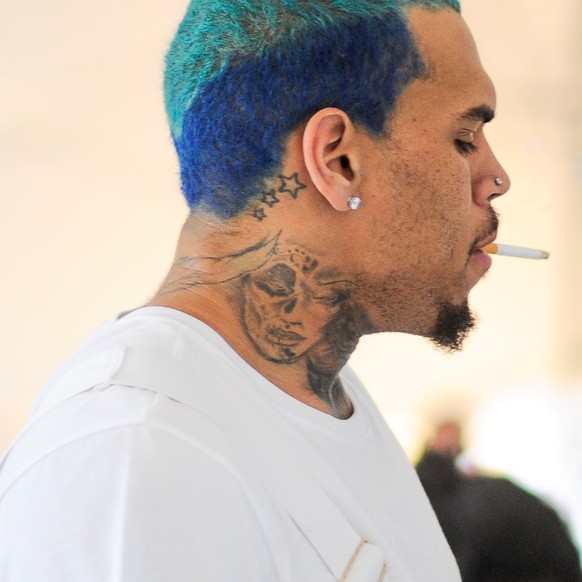 Tattoo Kreuz Hinter Dem Ohr Manner Jemmy Zeeke