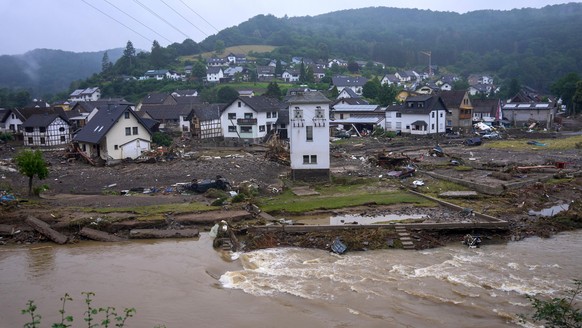 Blick auf die Gemeinde Schuld am Tag nach der Hochwasserkatastrophe. Starkregen führte zu extremen Überschwemmungen