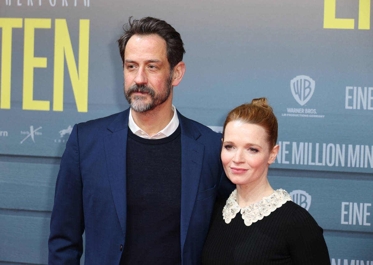 v.l. Christopher Doll mit Karoline Herfurth waehrend der Welt-Filmpremiere Eine Million Minuten unter der Regie von Christopher Doll im Zoo Palast, Berlin-Charlottenburg-Wilmersdorf, Deutschland, Euro ...