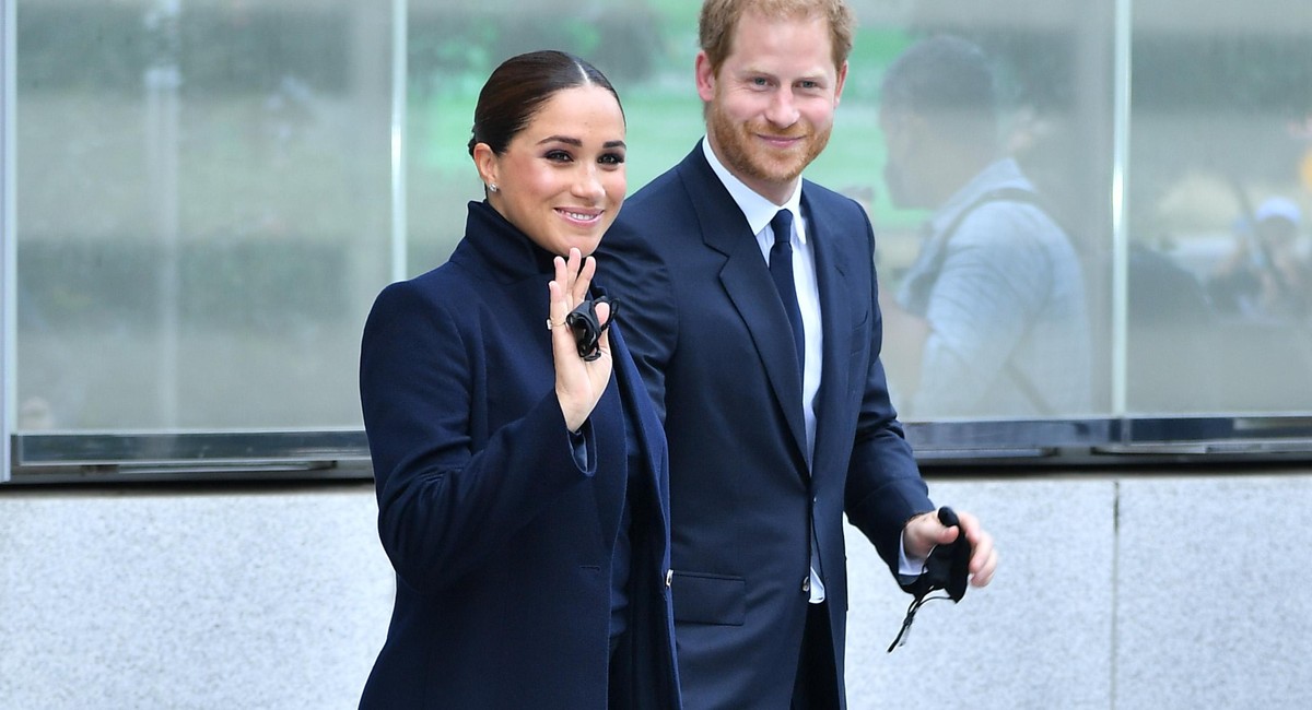 NEW YORK, NEW YORK - SEPTEMBER 23: Meghan, Duchess of Sussex and Prince Harry, Duke of Sussex pose at One World Observatory on September 23, 2021 in New York City. (Photo by Roy Rochlin/Getty Images)
