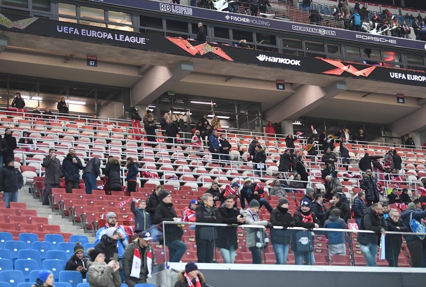 So sah's aus gegen Rosenborg Trondheim: Eine größtenteils leere Haupttribüne im Leipziger Zentralstadion.