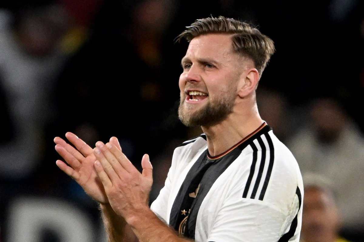 25.03.2023, Rheinland-Pfalz, Mainz: Fußball: Länderspiele, Deutschland - Peru, Mewa Arena. Deutschlands Niclas Füllkrug feuert seine Mannschaft nach seinem Tor zum 2:0 an. Foto: Federico Gambarini/dpa ...
