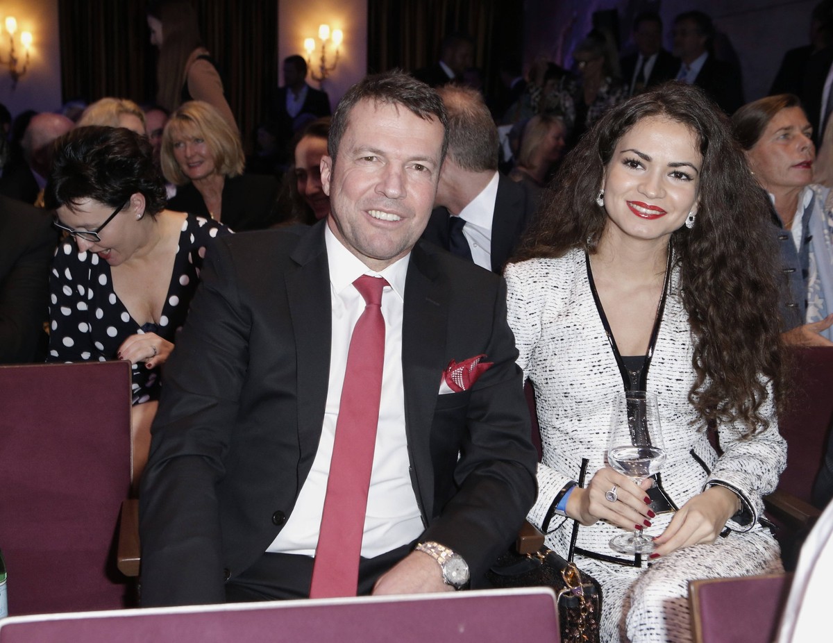 Lothar Matthäus mit Freundin Anastasia Klimko / 16. BUSCHE GALA am 4. November 2013 im Hotel des Jahres 2014, dem Hotel Vier Jahrezeiten Kempinski in München / *** Lothar Matthew with Girlfriend Anast ...