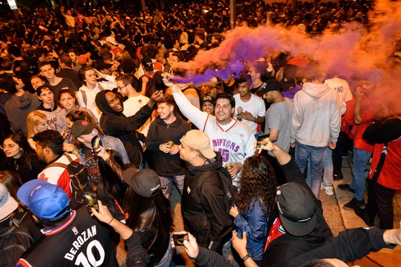 Die Fans feierten auf den Straßen.
