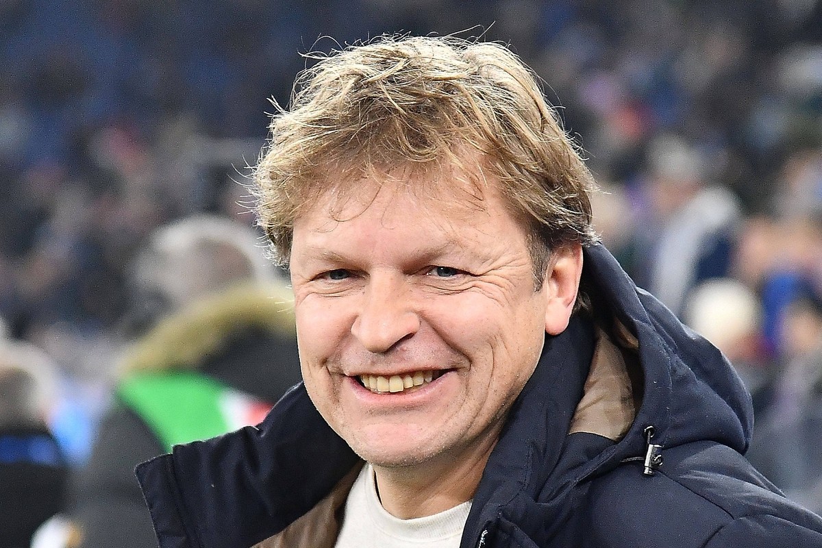 14.12.2024, xhbx, Fussball 2.Bundesliga, FC Schalke 04 - Fortuna Duesseldorf emspor, v.l. Direktor Profifussball Youri Mulder FC Schalke 04 DFL/DFB REGULATIONS PROHIBIT ANY USE OF PHOTOGRAPHS as IMAGE ...
