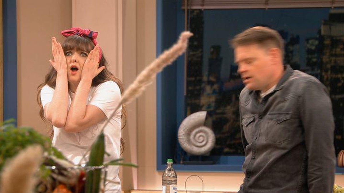 Larissa Rieß und Max Giermann sind hier in Staffel zwei von "LOL" zu sehen.