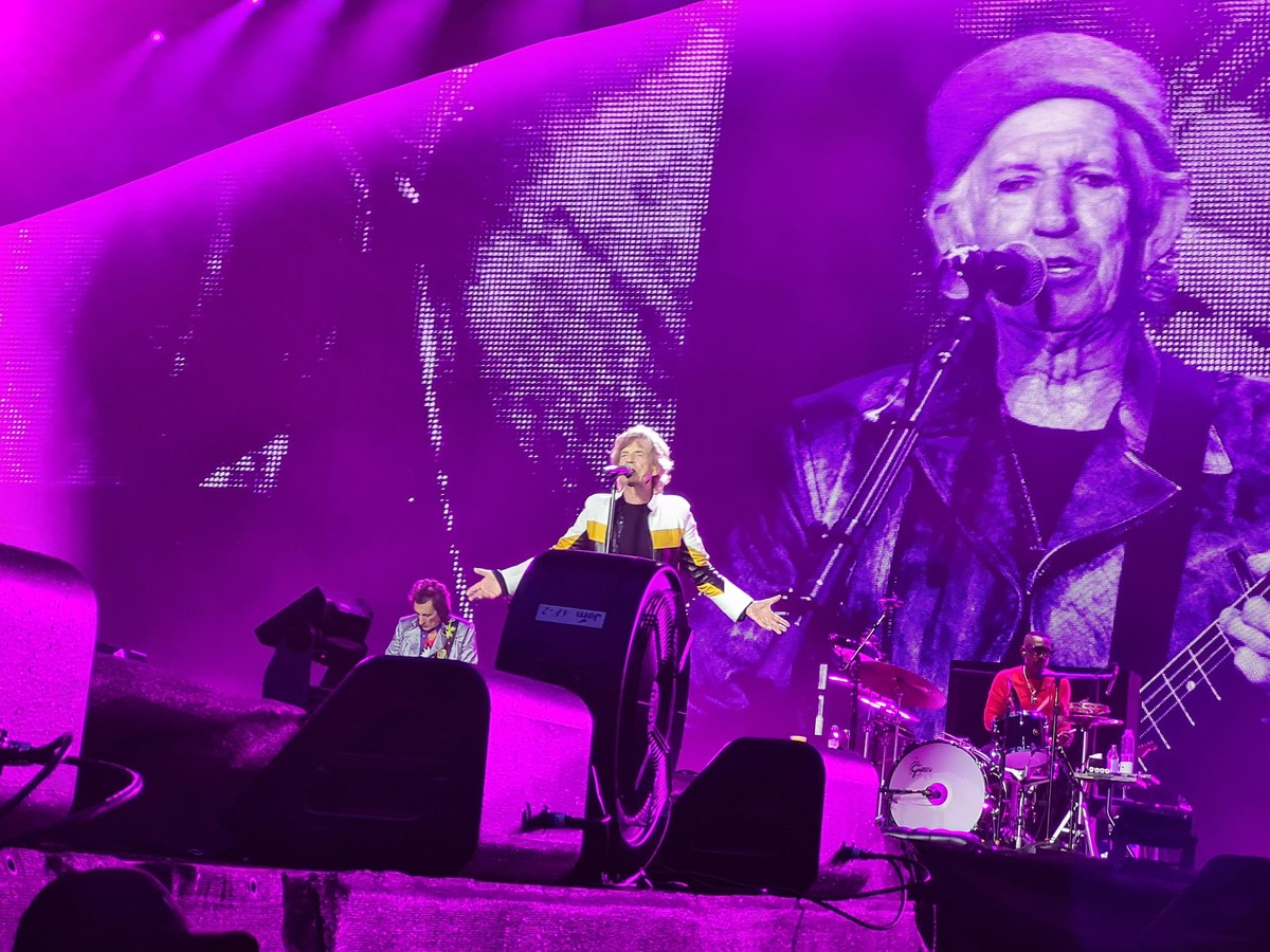 Endlich: Mick Jagger und die Stones stehen auf der Bühne. Die Münchener Fans mussten zuvor einiges durchmachen.