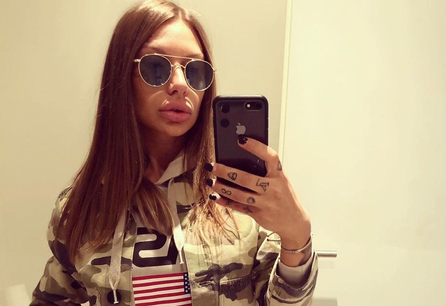 Video nackt toni antonia komljen Toni Trips