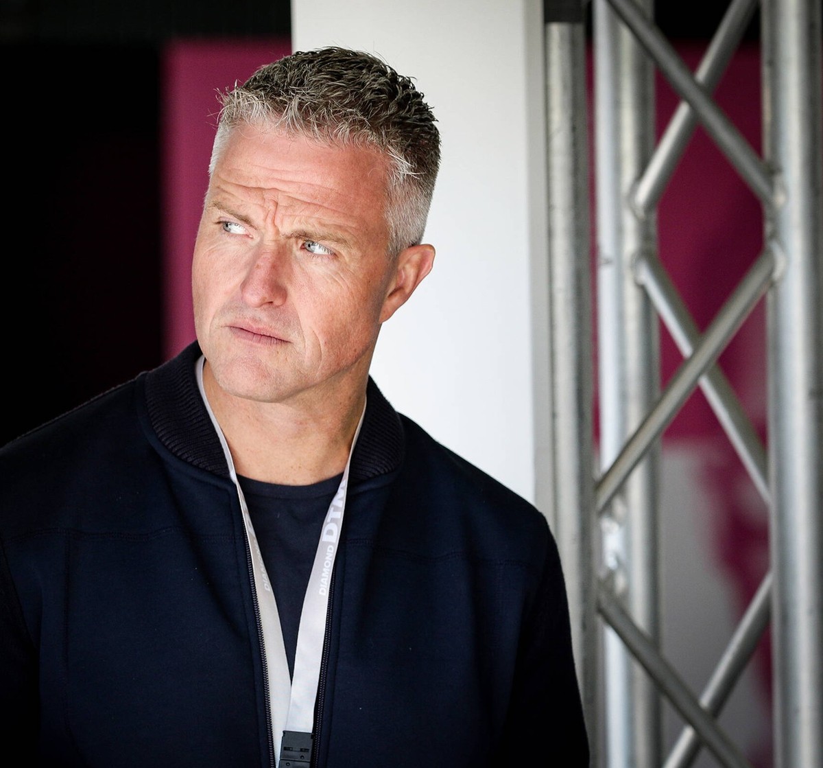 DTM Nürburgring 280822 Ralf und Cora Schumacher waren am Sonntag gemeinsam am Nürburgring, um das Rennen ihres Sohnes David in den Deutschen Tourenwagen Masters DTM zu beobachten. DTM Nürburgring 2808 ...