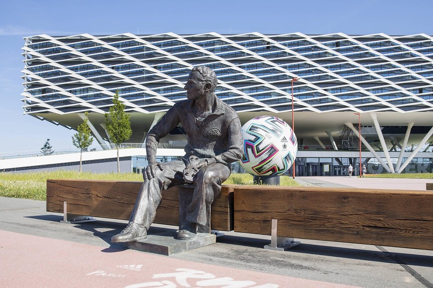 Herzogenaurach, Adidas-Verwaltungsgebaeude, 17.06.2021, Das Trainingslager der DFB-Mannschaft Bild: Hinter dem Adidas-Verwaltungsgebaeude trainiert die Nationalmannschaft der Deutschen *** Herzogenaur ...