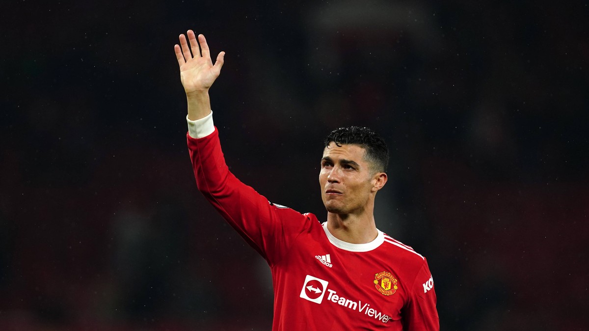Sport Bilder des Tages Manchester United, ManU v Brentford - Premier League - Old Trafford Manchester United s Cristiano Ronaldo applauds the fans following the Premier League match at Old Trafford, M ...
