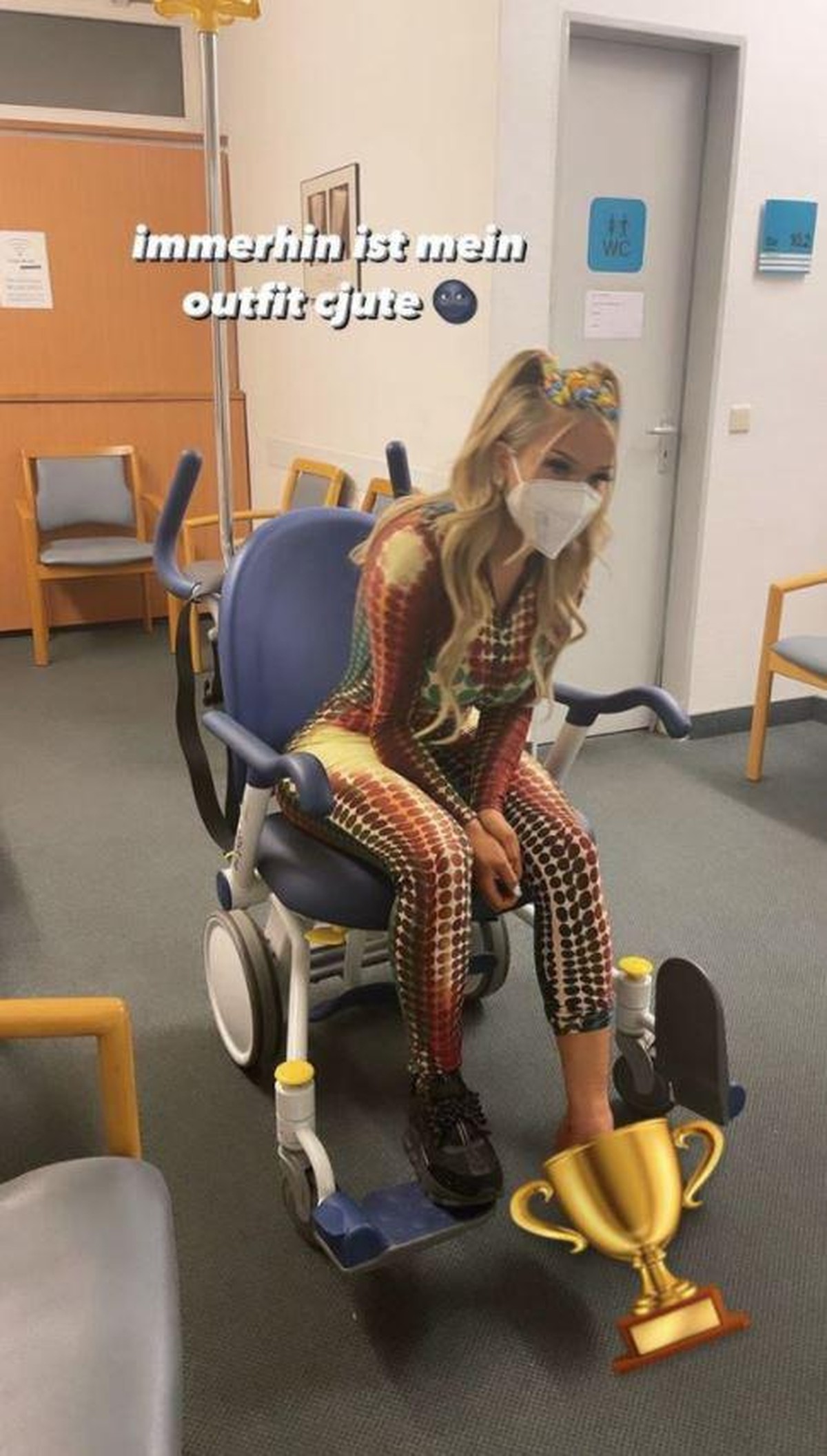 Shirin David hat sich den Knöchel gebrochen.