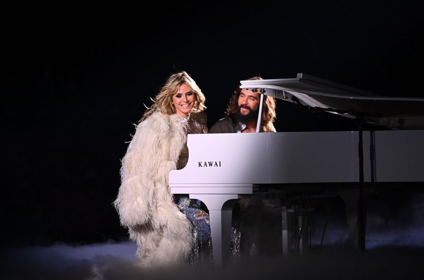 Heidi Klum und Tom Kaulitz traten als Duo beim "GNTM"-Finale auf und performten "Chai Tea with Heidi".