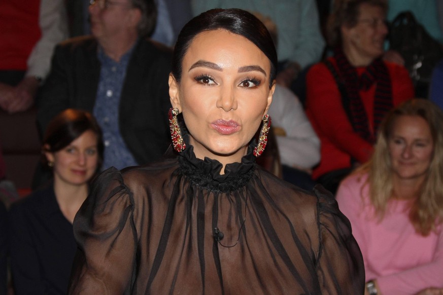 Verona Pooth bei der Aufzeichnung der ZDF-Talkshow Markus Lanz im Fernsehmacher Studio im Phoenixhof. Hamburg, 27.02.2019 *** Verona Pooth at the recording of the ZDF talk show Markus Lanz at the Fern ...