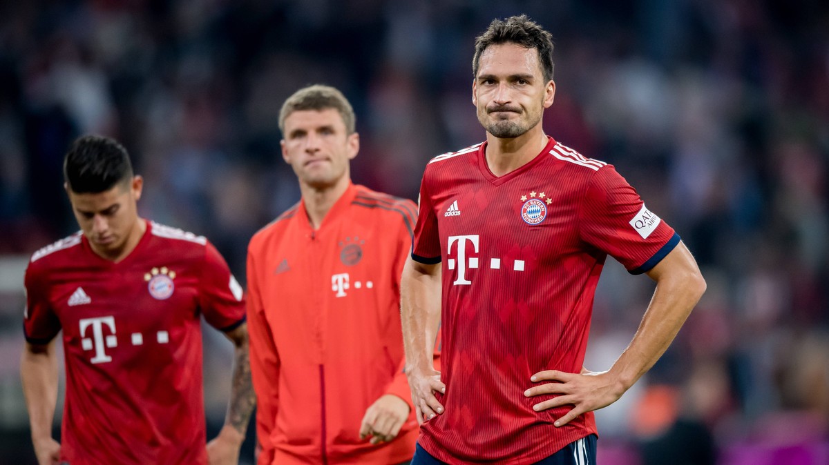 6. Oktober 2018: Muenchen, Allianz Arena: Fussball 1. Bundesliga, 7. Spieltag: FC Bayern Muenchen - Borussia Moenchengladbach: Muenchens Mats Hummels nach dem Spiel enttaeuscht. DFL REGULATIONS PROHIB ...