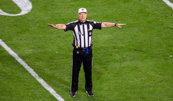 GLENDALE, AZ - FEBRUARY 12: Referee Carl Cheffers calls incomplete during Super Bowl LVII between the Philadelphia Eagles and the Kansas City Chiefs on Sunday, February 12th, 2023 at State Farm Stadiu ...