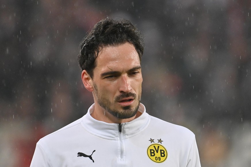 Mats HUMMELS (Borussia Dortmund), Aktion,Einzelbild,angeschnittenes Einzelmotiv,Portraet,Portrait,Porträt. Fussball 1. Bundesliga Saison 2021/2022, 29.Spieltag, Spieltag29. VFB Stuttgart-Borussia Dort ...