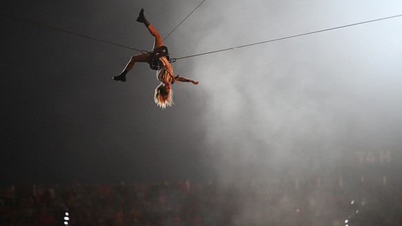 ARCHIV - 20.08.2022, Bayern, München: Helene Fischer singt bei ihrem Open-Air-Konzert in der Messe München. Es ist ihr Comeback und das einzige Deutschland-Konzert 2022. Foto: Angelika Warmuth/dpa +++ ...