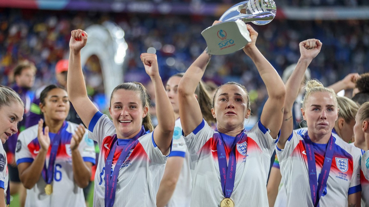 Frauen-EM: Englands Lucy Bronze spielte mit Schienbeinbruch – Experte mahnt